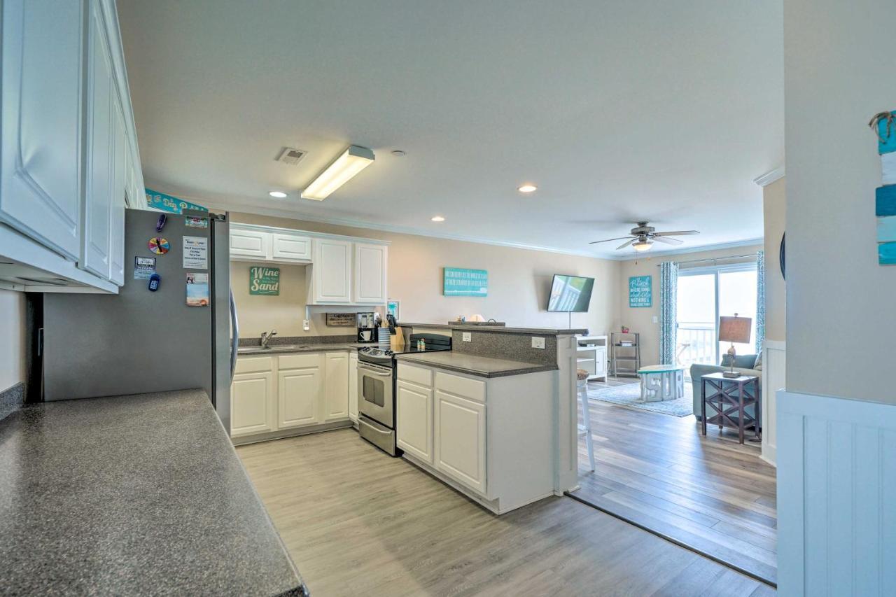 Ocean-View Oak Island Condo, 1 Block To Beach! Exteriör bild